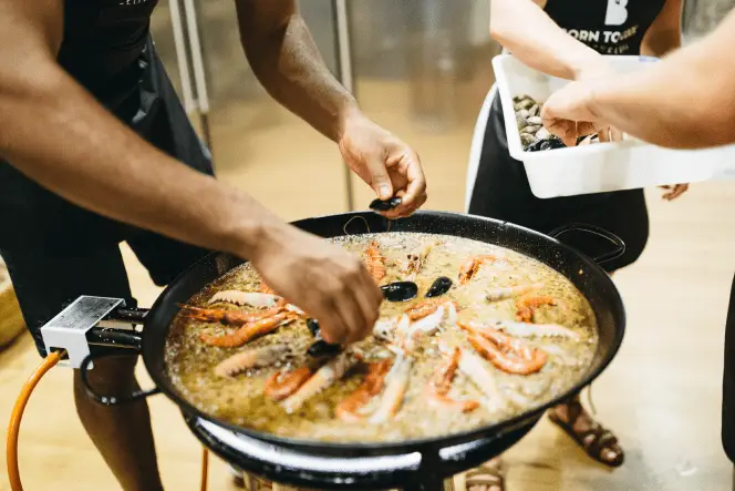 Taller de paellas en Born to Cook